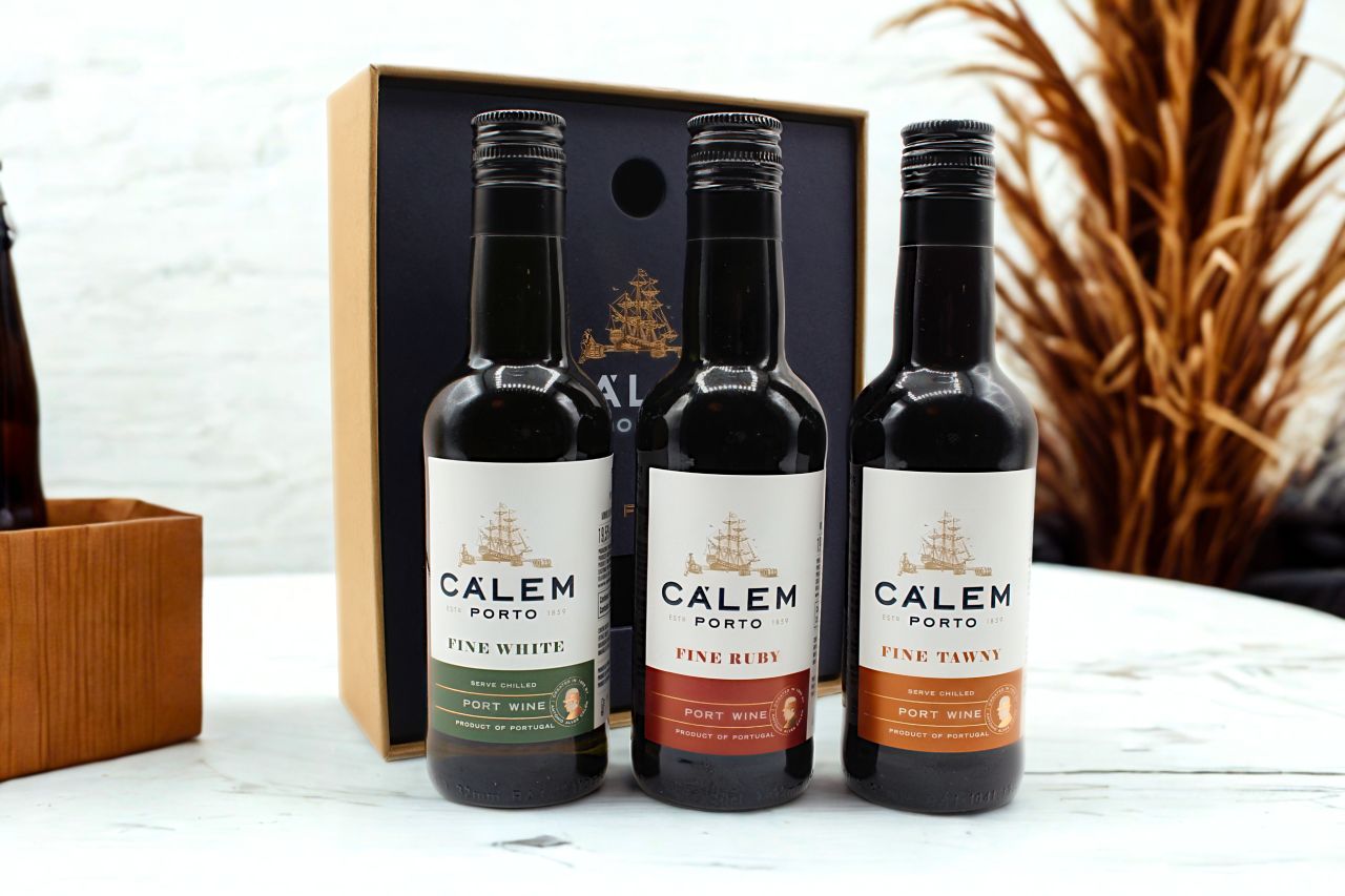 Dárkový set Cálem Port For Two se skleněnými láhvemi o objemu 0,2 l